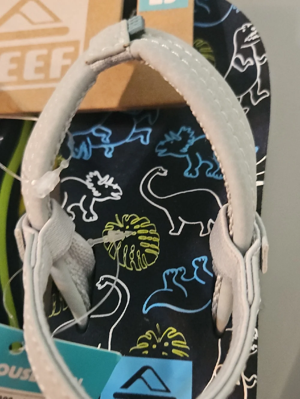 Reef Toddler Ahi Dino Flip Flop: NEW WITH TAGS: SIZE 9